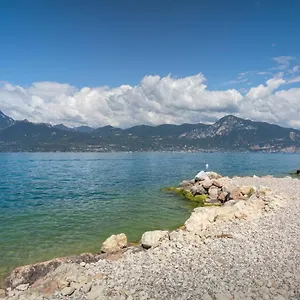 Frader Otto With View Apartment Torri Del Benaco