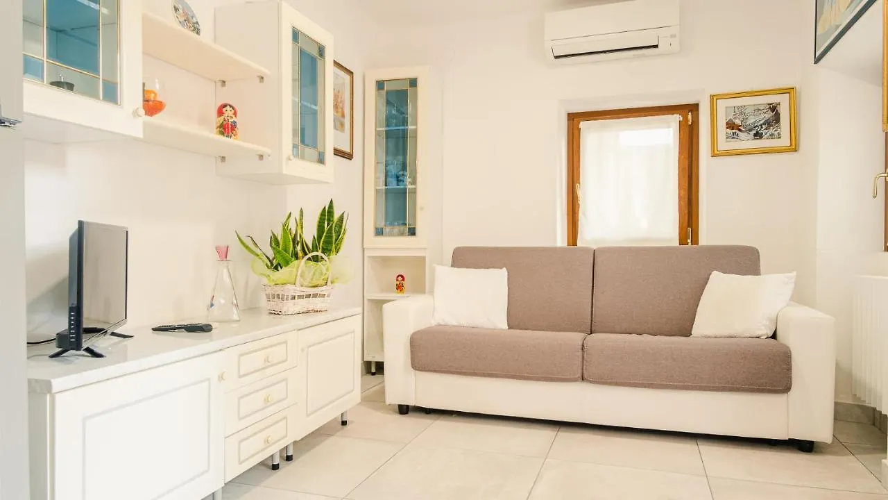 La Casa Di Nonna Agnese - Italian Homing Appartement Padenghe sul Garda 0*,  Italië